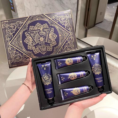櫻花香氛護(hù)手霜禮盒 精致伴手禮，為現(xiàn)代女性注入滋潤(rùn)與優(yōu)雅